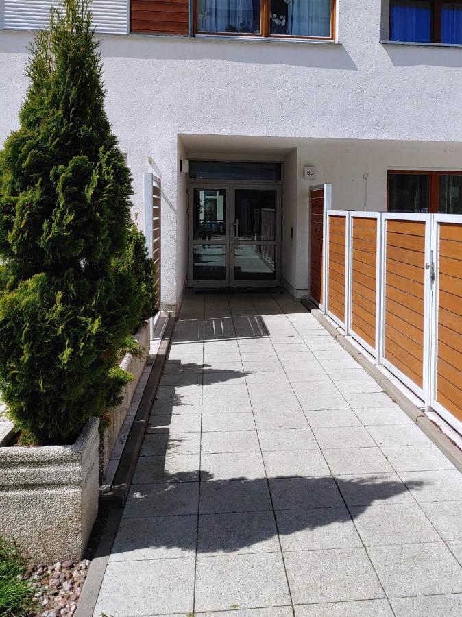 Swinoujscie Platan Patio 6 - Berry Apartments Exterior photo