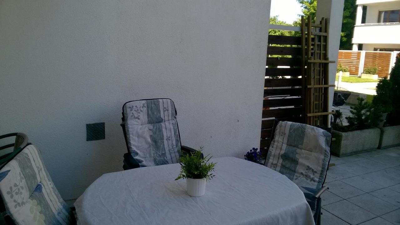 Swinoujscie Platan Patio 6 - Berry Apartments Exterior photo